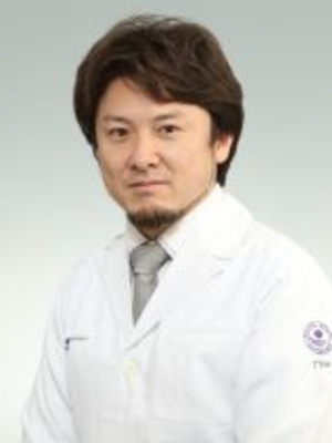医師 油井 健宏
